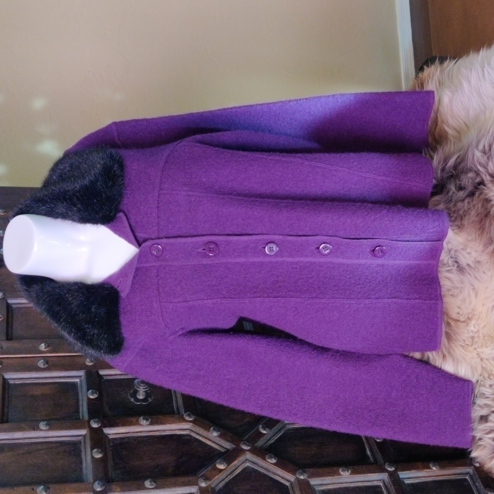 Size medium ladies boiled wool jacket by Lisa International with faux fur collar